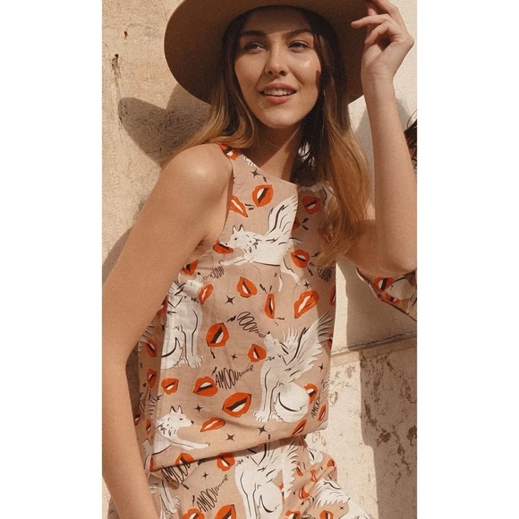 LAS SURENAS Wolf Kisses Amore Lip Print Linen Sleeveless Top Camisole Blouse NEW - Picture 6 of 15